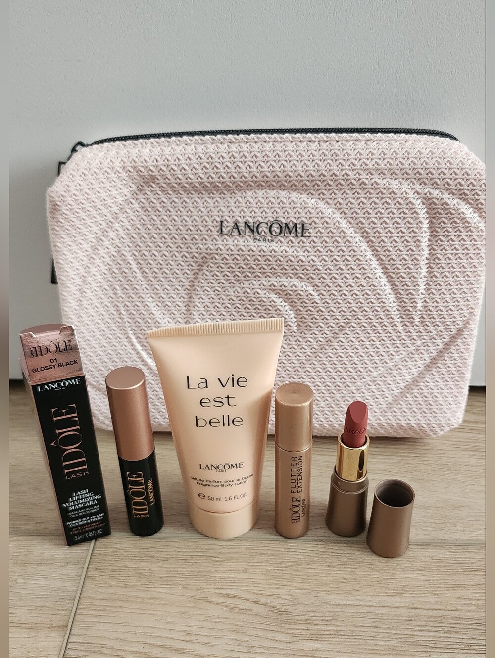 Lancome Beauty Set 4 Pcs In Cosmetic Pouch Lipstick , 2 Mascaras , Body Lotion